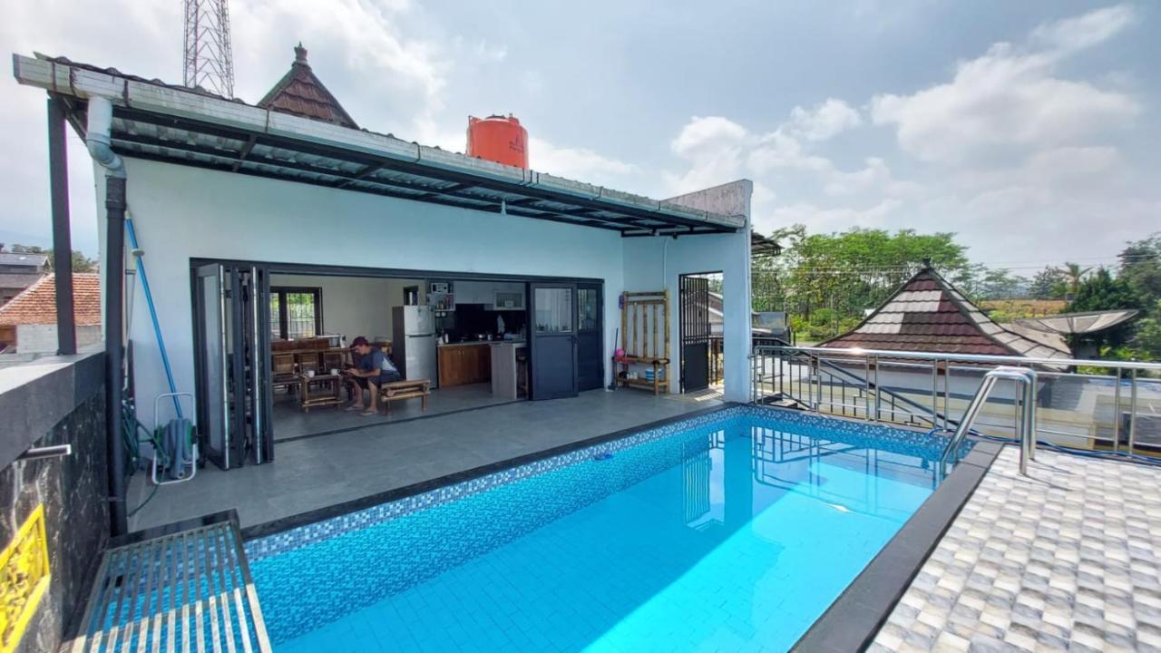 Pool Villa Saung Suluh Purwokerto Bagian luar foto
